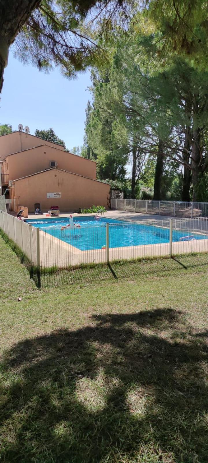 Appartement Residence De Vacances Les Hameaux De Camargue Arles Exterior foto